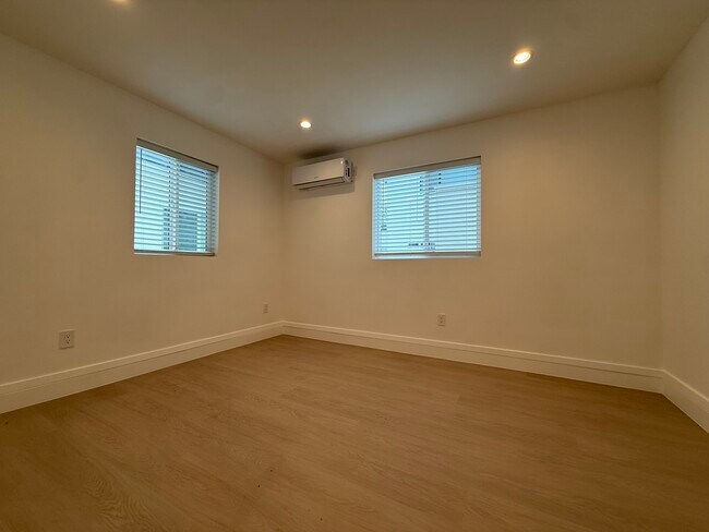 Foto del edificio - 6030 Colfax Ave