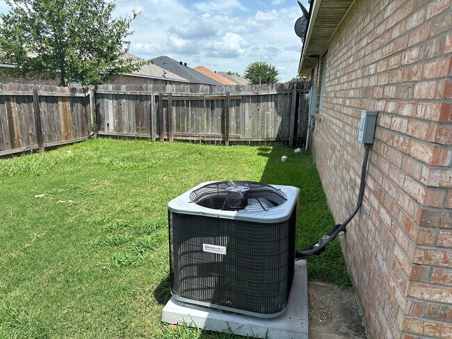 Foto del edificio - College Station - 3 bedroom / 2 bath / Dup...