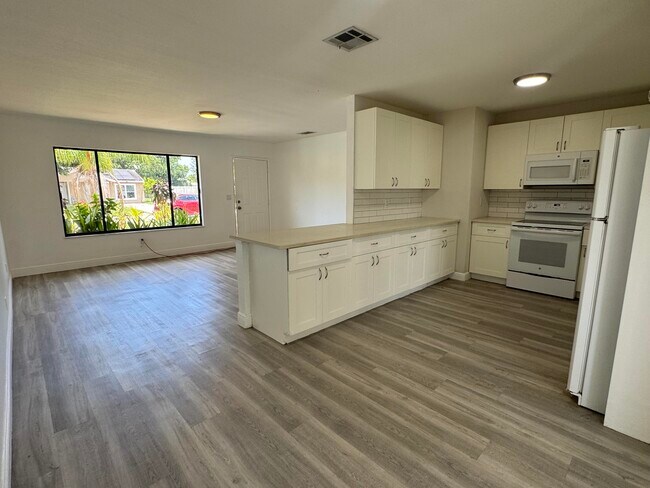 Foto del edificio - 2235 18th Ave SW