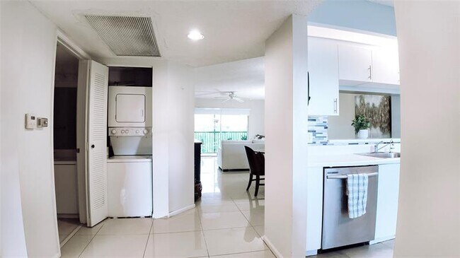 Foto del edificio - 12551 SW 16th Ct