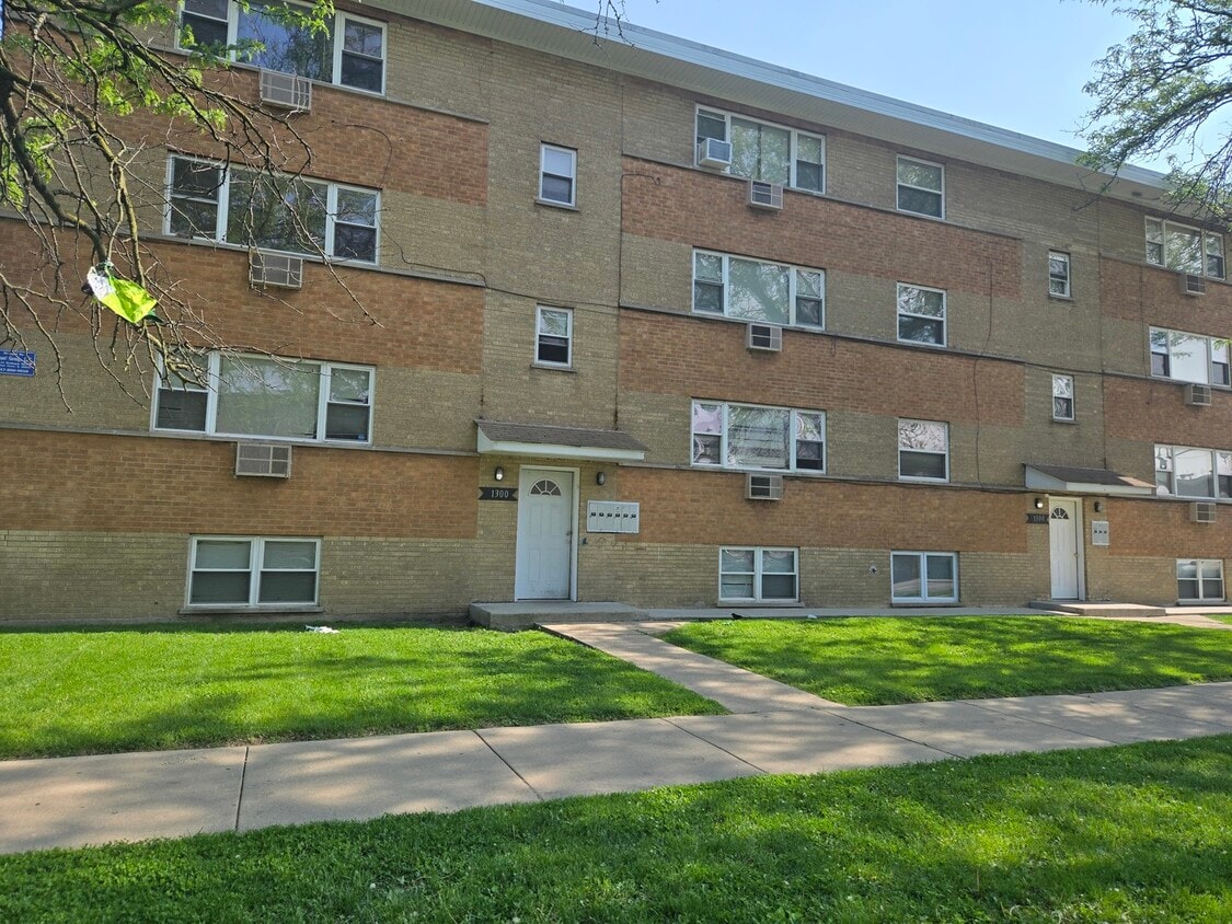 Primary Photo - 1300 S 51st Ct