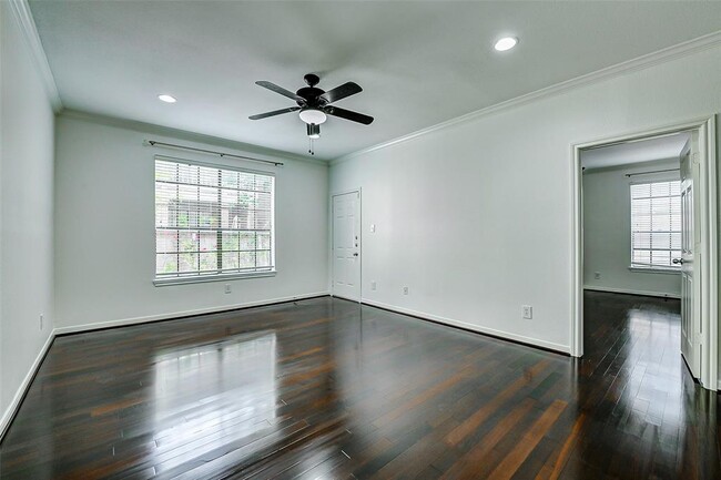 Foto del edificio - 2255 Braeswood Park Dr