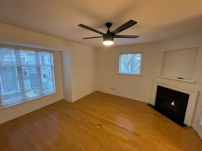 Building Photo - Parkridge Lane - ITB Condo Available for P...