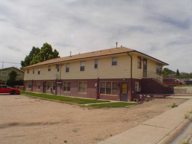 Primary Photo - 320 E 10th St