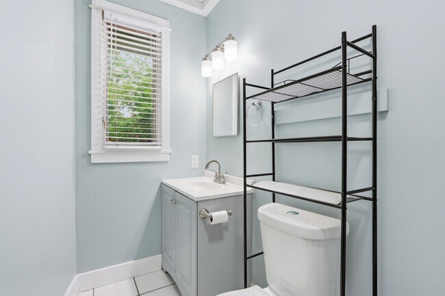 Foto del edificio - Large Three Bedroom in Historic District