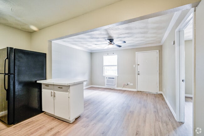 Interior Photo - North Hills Crest
