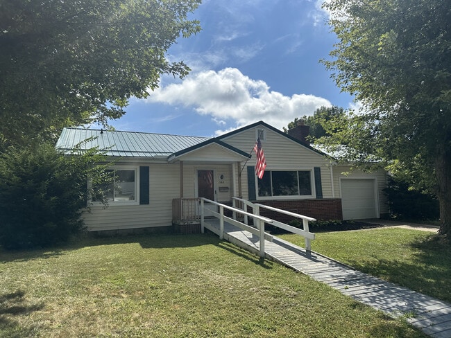 Building Photo - 368 Darbyshire Dr