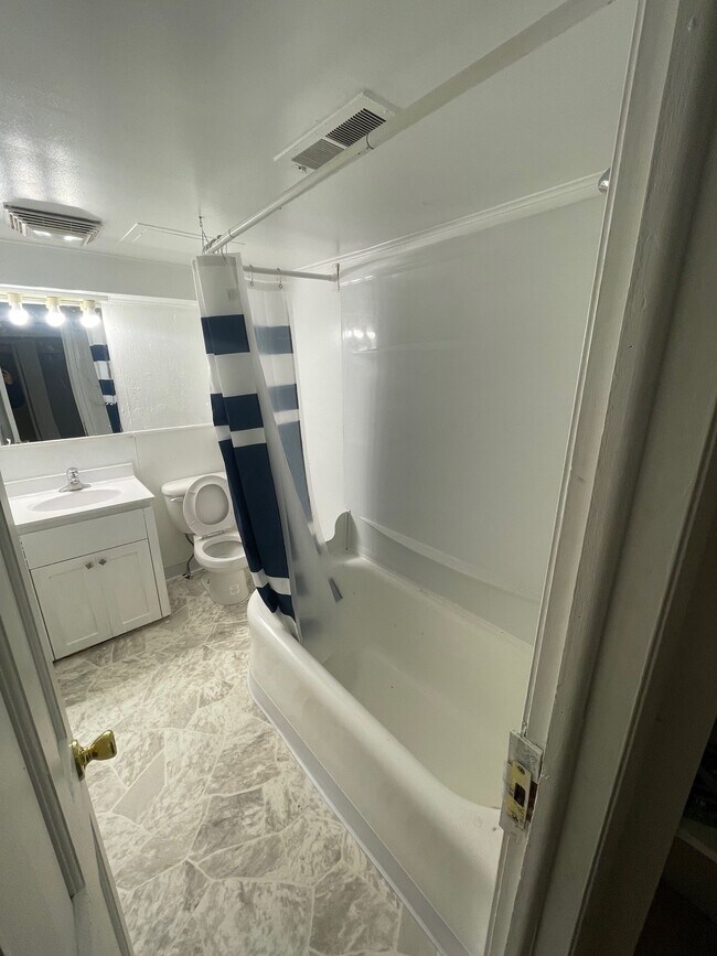 Foto del edificio - 1304 E North St