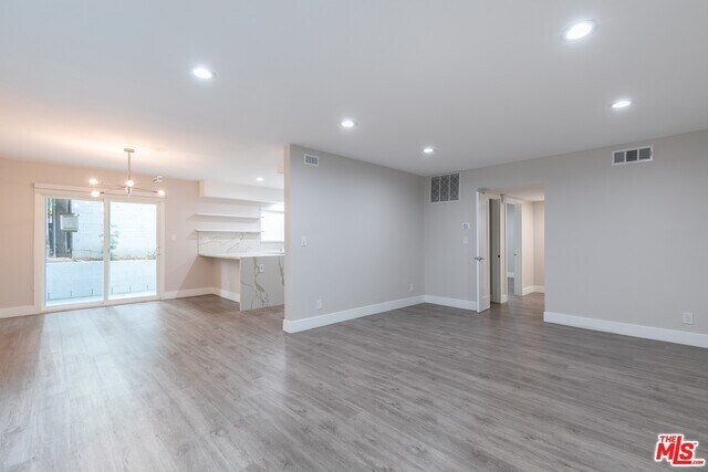 Primary Photo - 925 N San Vicente Blvd