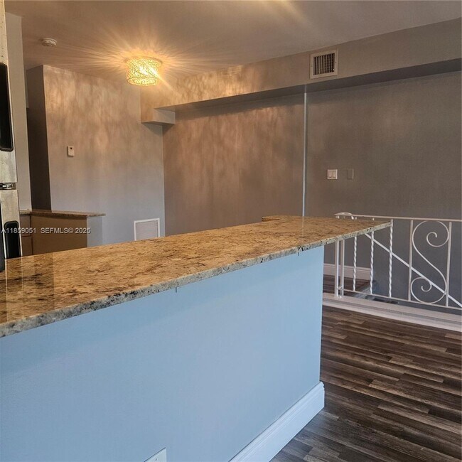 Foto del edificio - 3114 E Sunrise Blvd