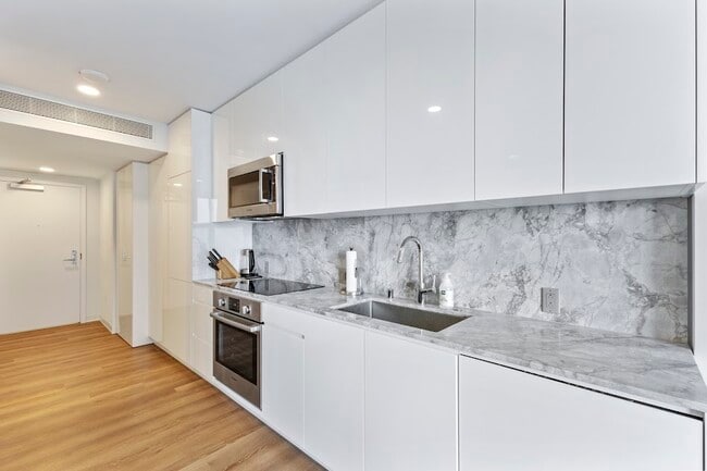 Foto del edificio - 987 Queen St