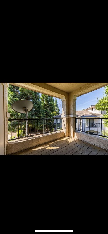 Building Photo - 701 Gibson Dr