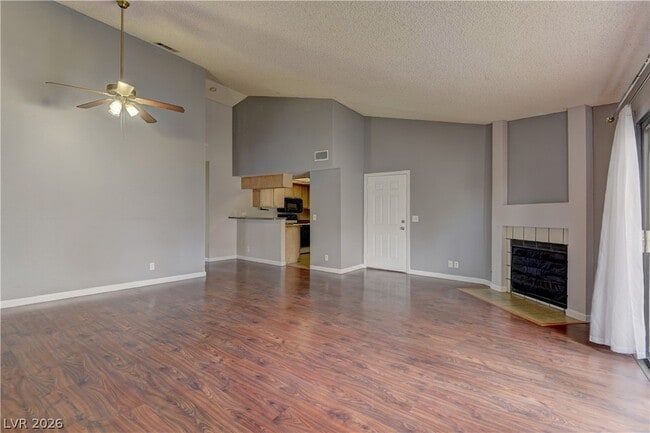 Building Photo - 820 N Sloan Ln