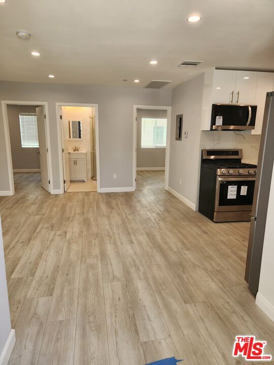 Foto del edificio - 4950 Topanga Canyon Blvd