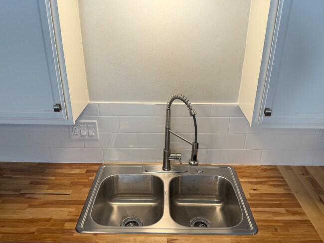 Foto del edificio - 2 Cambridge Lane