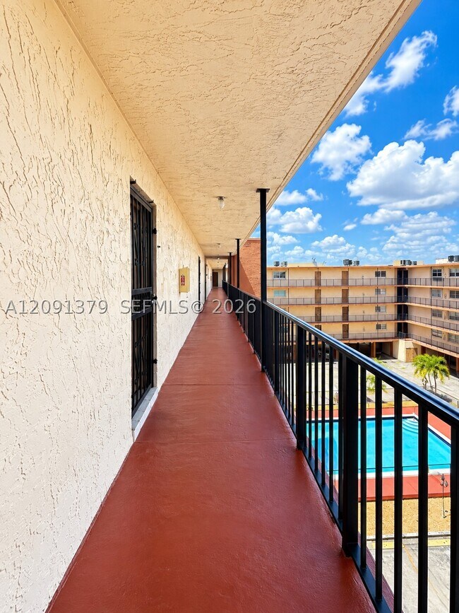 Building Photo - 1075 W 68th St