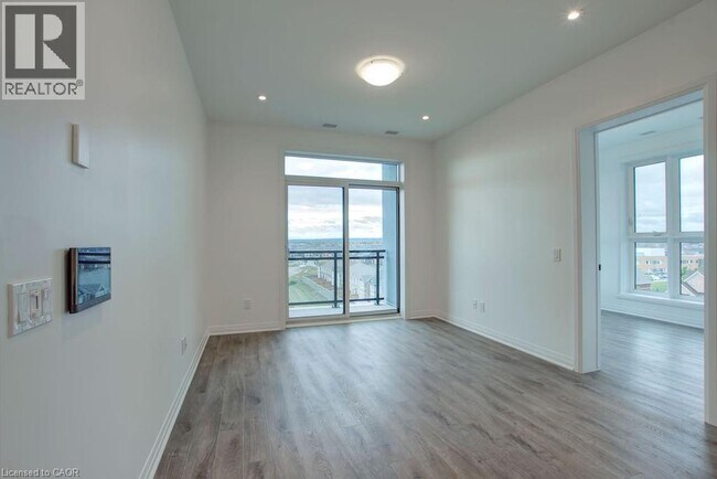 Photo du bâtiment - 95 Dundas St W