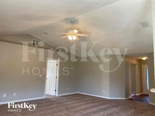 Foto del edificio - 1242 Summit Oaks Dr E