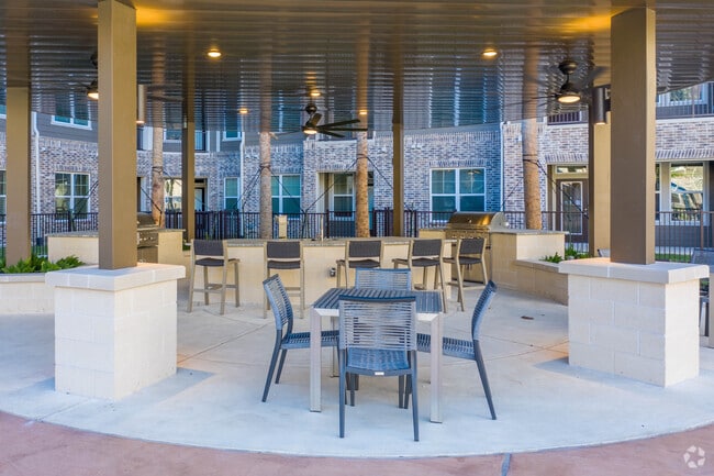 Outdoor Kitchen - Orleans at Fannin Station