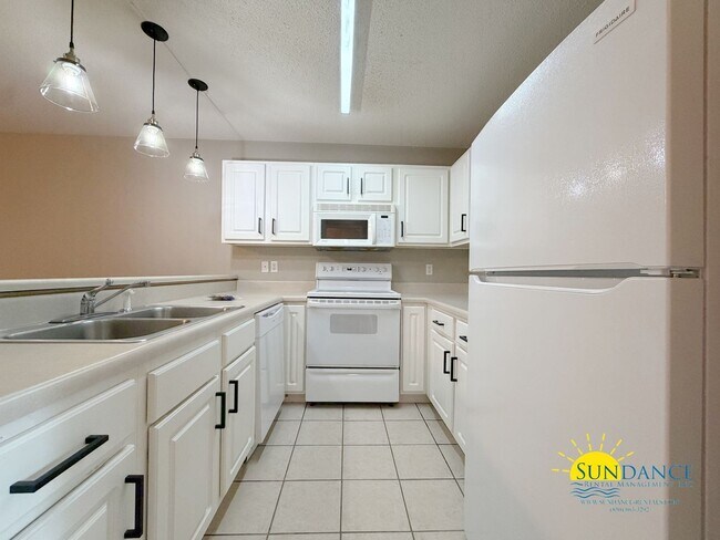 Foto del edificio - Stunning 2 Bedroom Townhome Near Eglin AFB & Hurlburt Field!