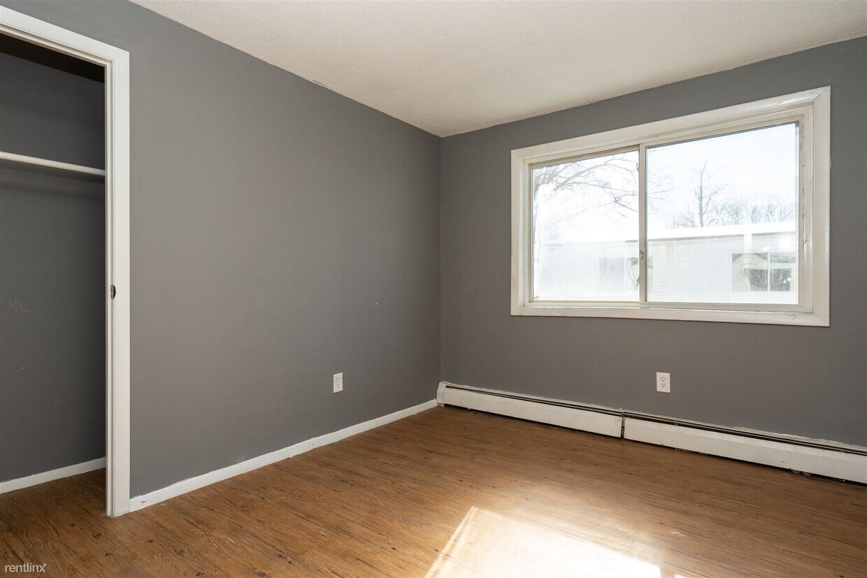 Building Photo - 3 br, 1.5 bath Townhome - 225 Barbour St 10