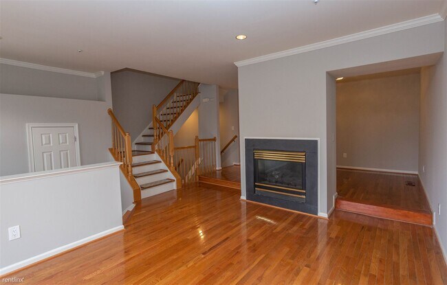 Building Photo - 1807 Locust Grove Rd