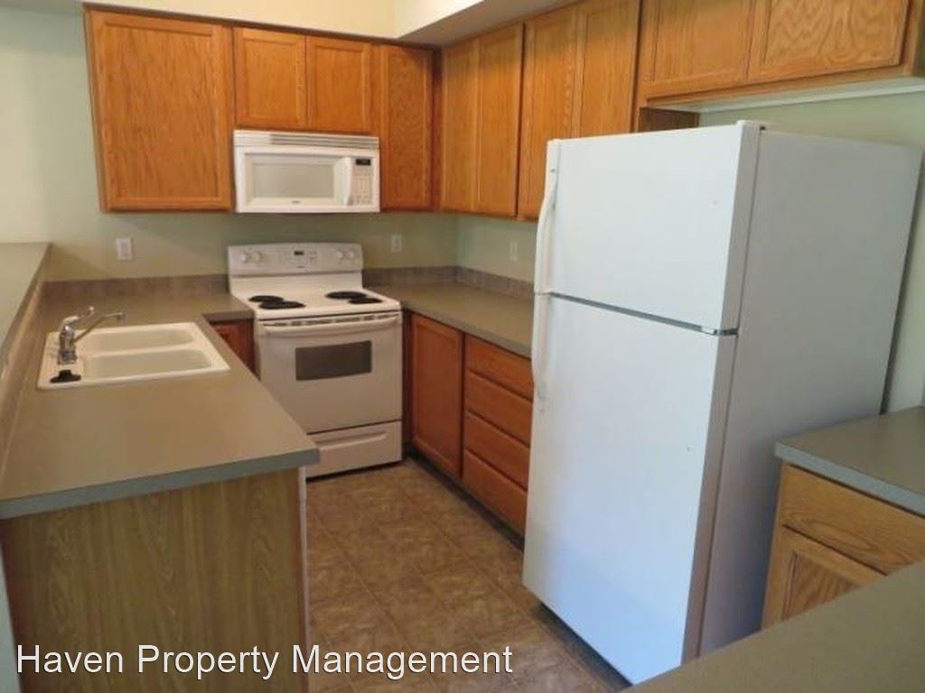 Building Photo - 3 br, 2.5 bath House - 702 116th Street E