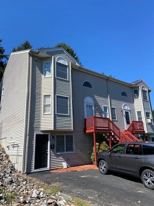 8 Boston Ave, Worcester, MA 01604 Townhome Rentals in Worcester MA