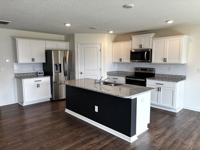 Foto del edificio - 7523 Game Bird St