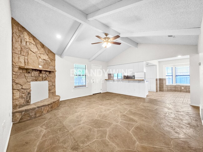 Building Photo - 6636 Valley View Dr