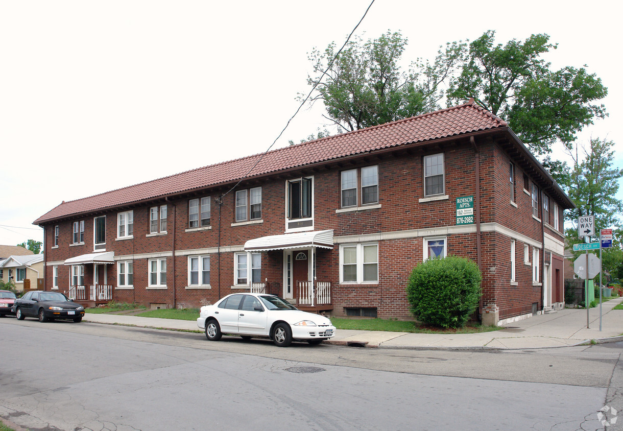 Roesch Apartments - Roesch Apts.