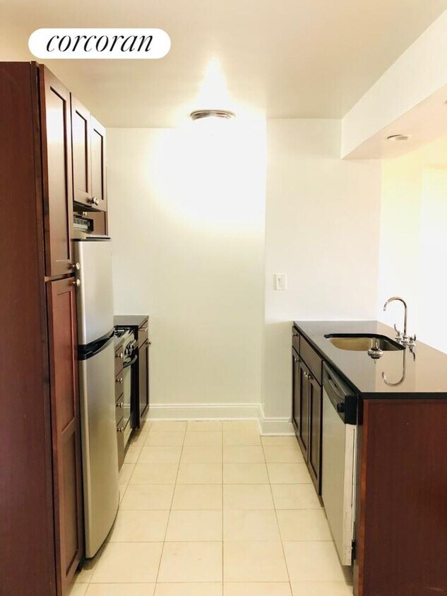 Foto principal - 99 Lafayette Ave