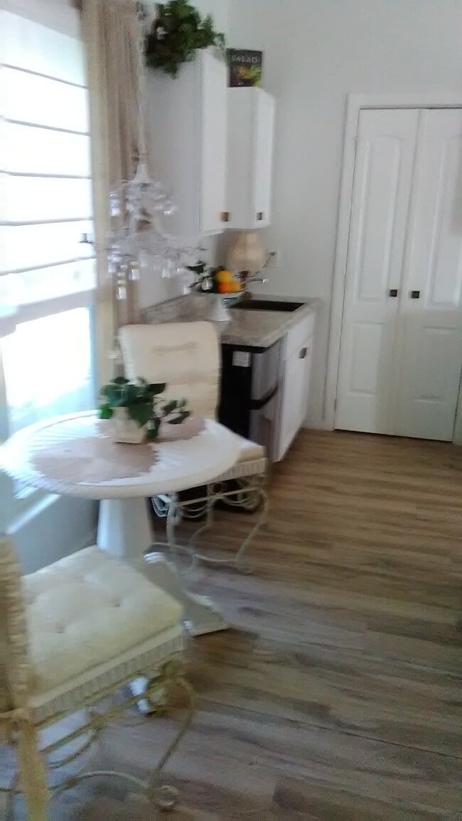 ÁREA DE COMEDOR - 1771 Hickory Ln