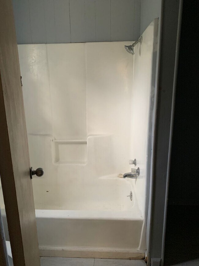 Foto del edificio - 6001 Canal Blvd