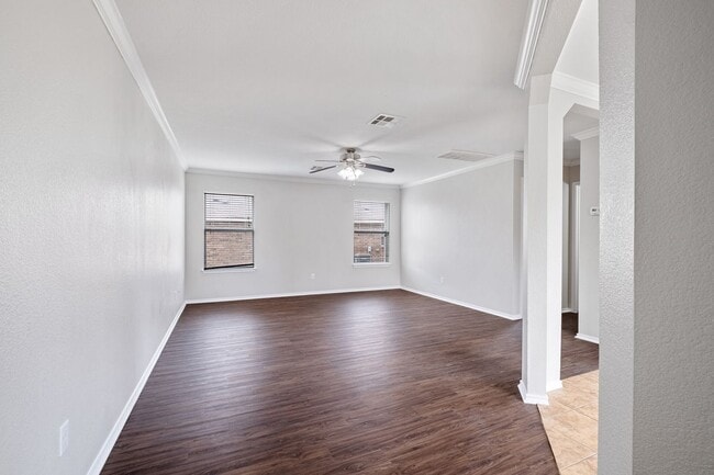 Building Photo - Spacious 4 Bedroom, 3 Bath, Corner Lot Hom...
