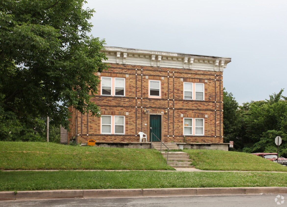 Building Photo - 2400 Benton Blvd