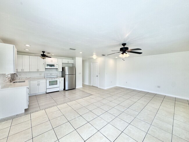 Foto del edificio - RFR (5280 Hunter Blvd)