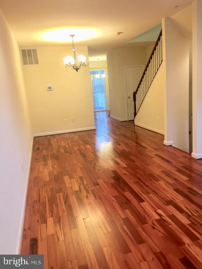 Building Photo - 3272 Amazon Ln