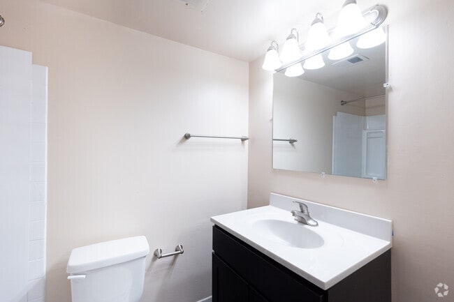 Desert- 2BR, 1BA 1099sqft - Fox Rest Apartments