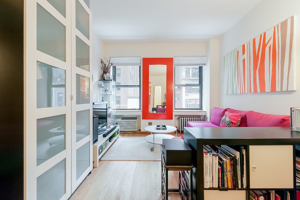Primary Photo - 406 Lexington Ave