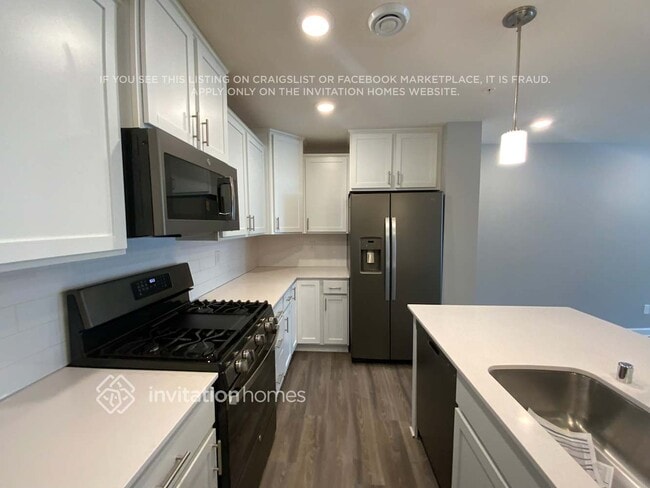 Building Photo - 1217 Upper 142nd St E