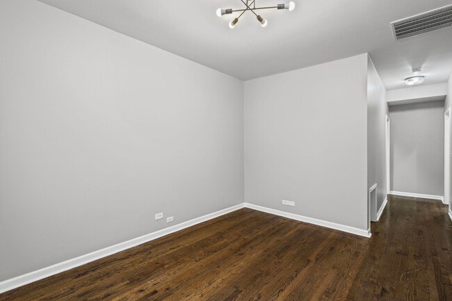 Building Photo - 3251 W Berteau Ave