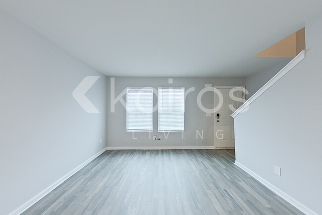 Building Photo - 229 Topaz Ln