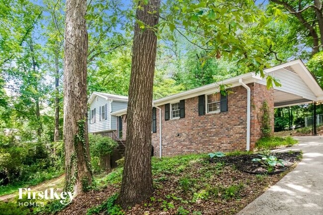 Building Photo - 482 White Oak Dr SW