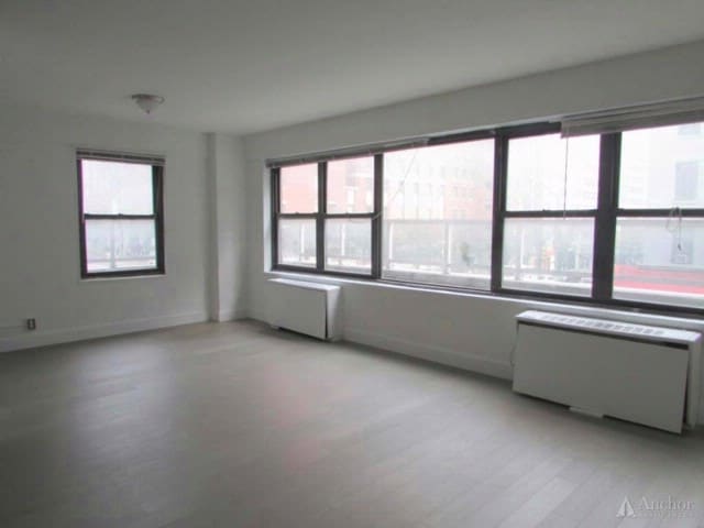 Building Photo - 120 E 34th St