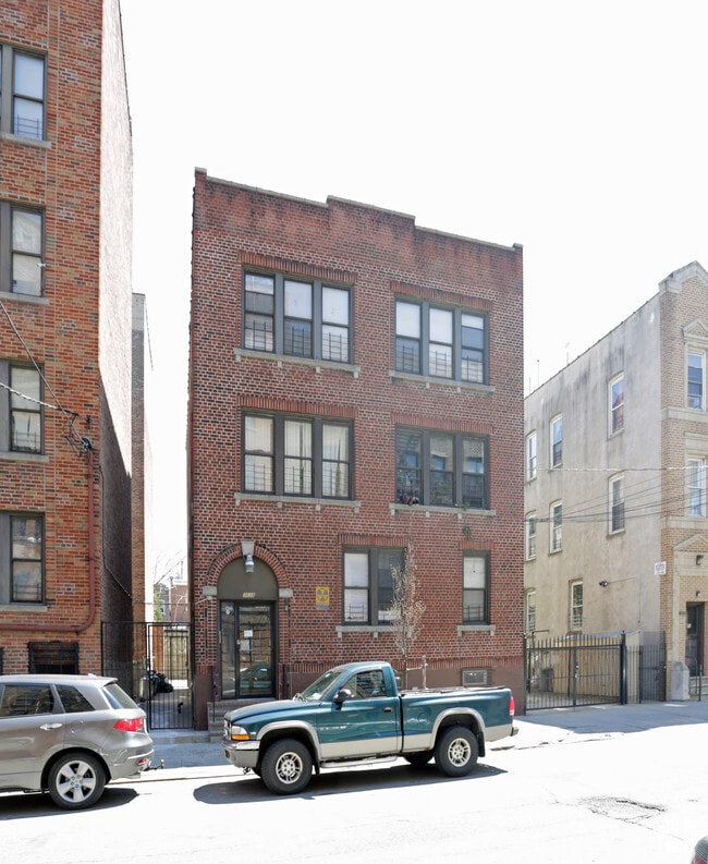 Building Photo - 3038 Wallace Ave