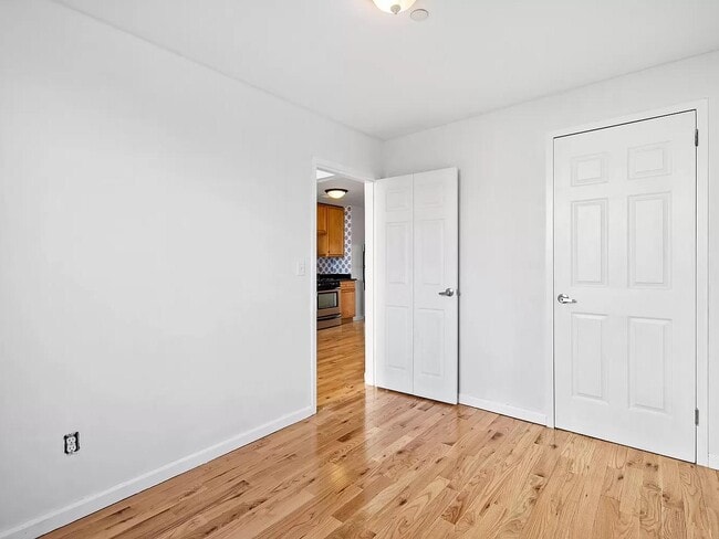 Foto del edificio - 93 Wyckoff Ave