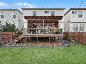 Building Photo - 410 Yale Oaks Ln