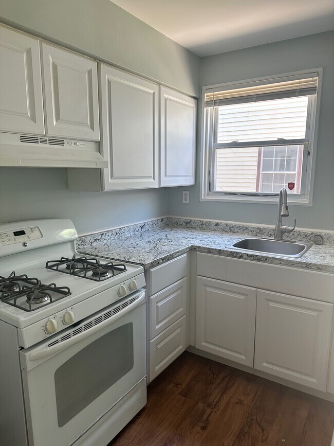 Foto del edificio - 650 Lebaron Ave