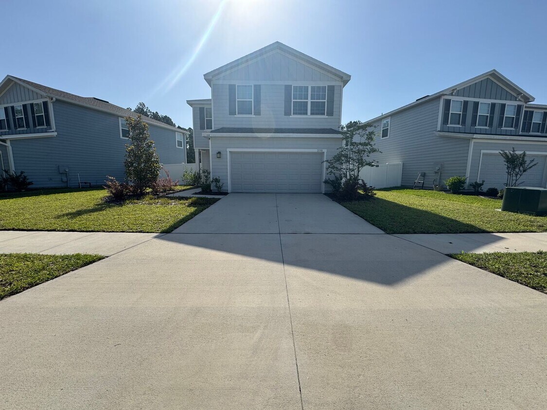 Foto principal - Ready Now: Panther Creek Two-Story Single ...